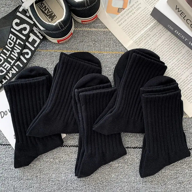 5 Pairs Men's Black/White Socks Adult Size (42-48 EU)