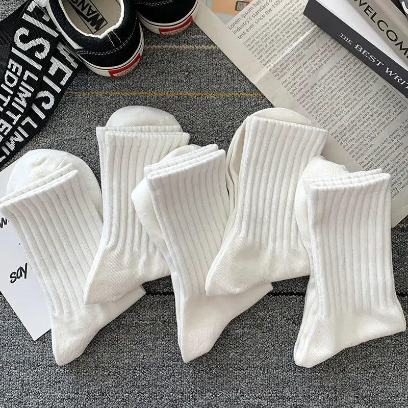 5 Pairs Men's Black/White Socks Adult Size (42-48 EU)