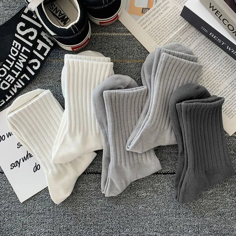 5 Pairs Men's Black/White Socks Adult Size (42-48 EU)