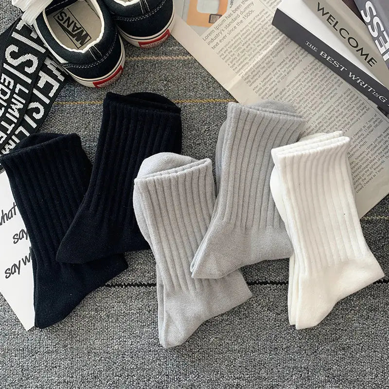 5 Pairs Men's Black/White Socks Adult Size (42-48 EU)